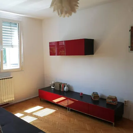 Apartma Couples Getaway - Central+free Parking *
